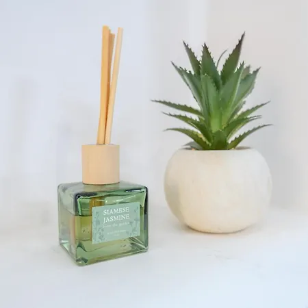 Large Homely Retreat In Pass The Keys Hébergement de vacances