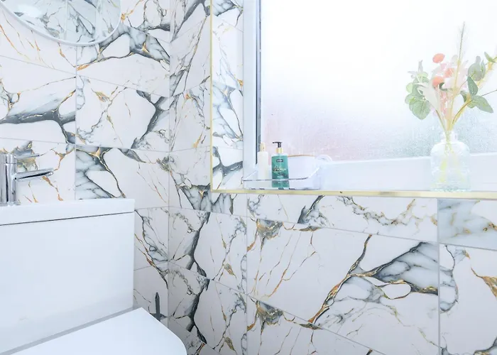 Holiday home Large Homely Retreat In Pass The Keys