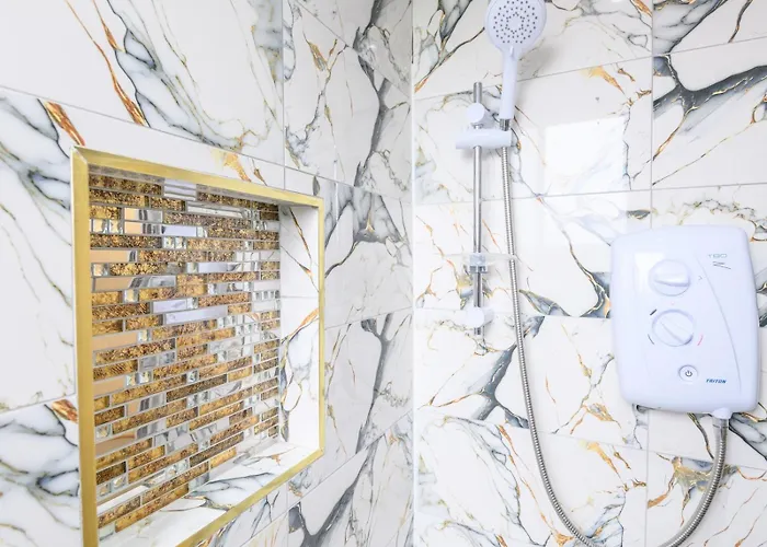 Large Homely Retreat In Pass The Keys Hébergement de vacances *