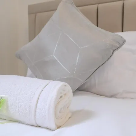 Large Homely Retreat In Pass The Keys Feriehus *