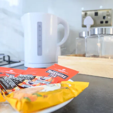 Feriehus Large Homely Retreat In Pass The Keys *